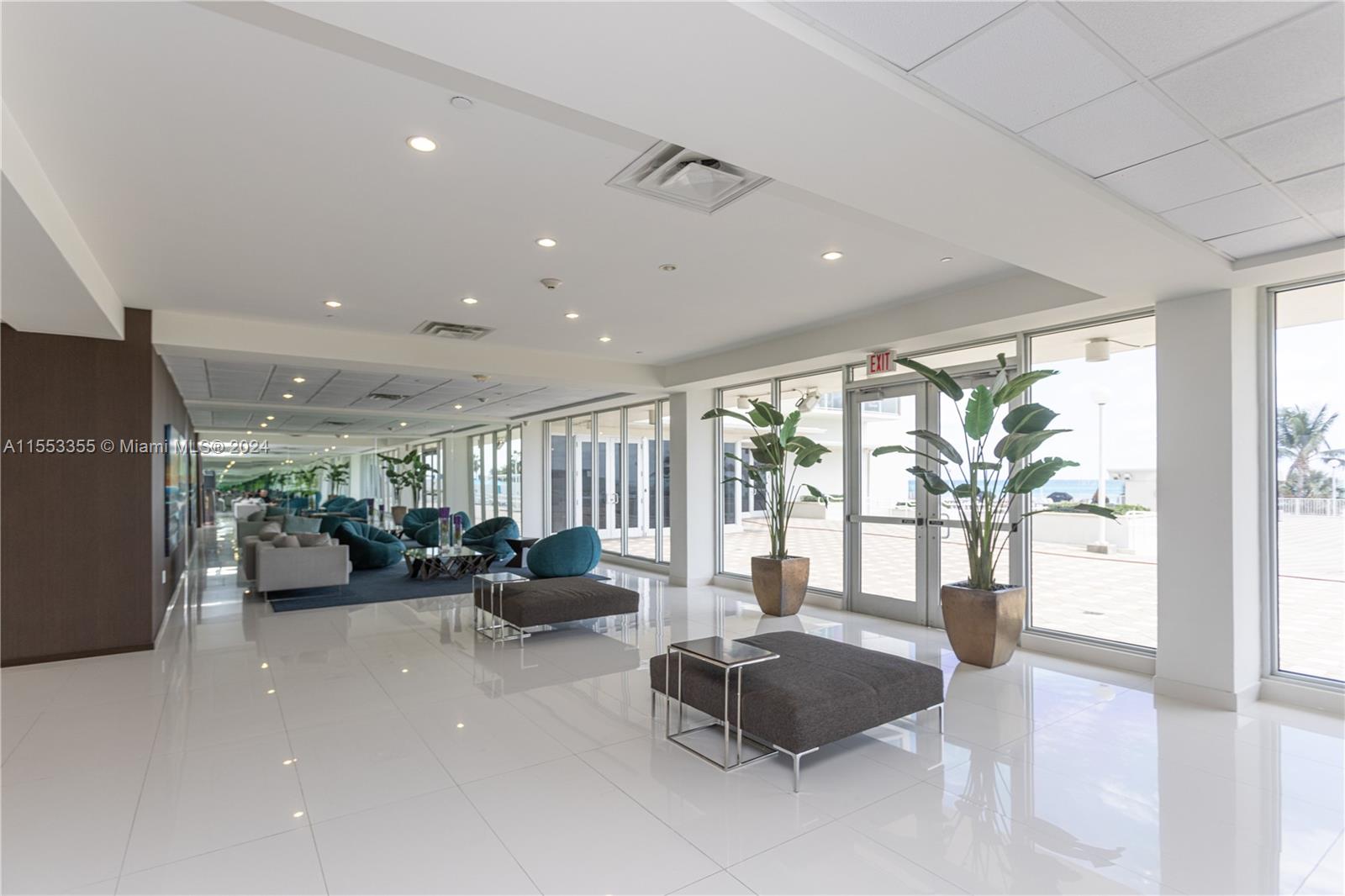 5701 Collins Ave # 906