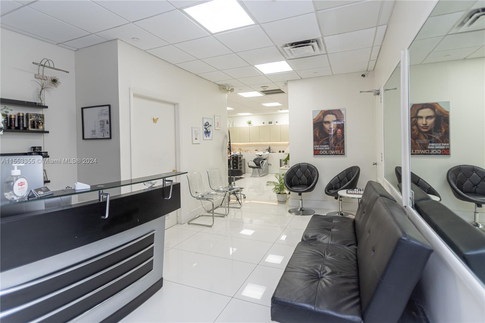 5701 Collins Ave # 906