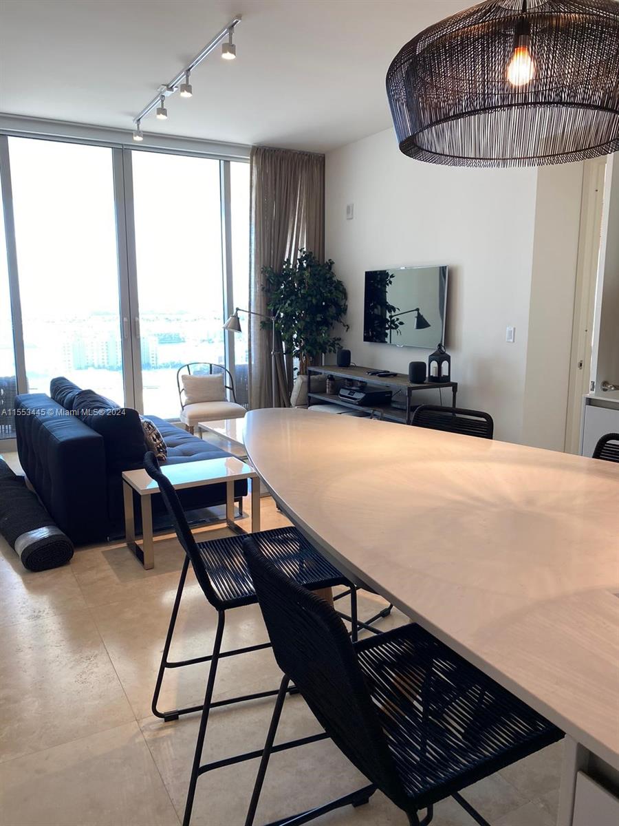 16901 Collins Ave # 2203