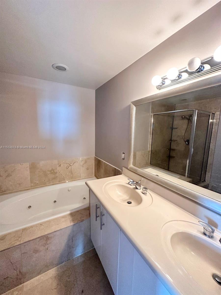 7900 Harbor Island Dr # 1424