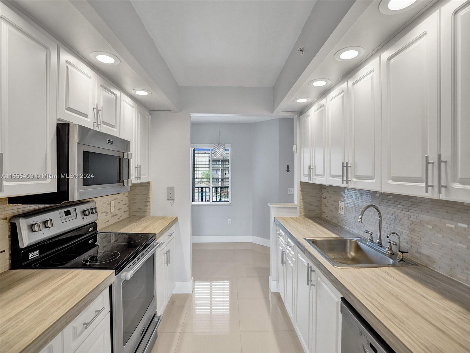 1651 SW 127th Ave # 304A