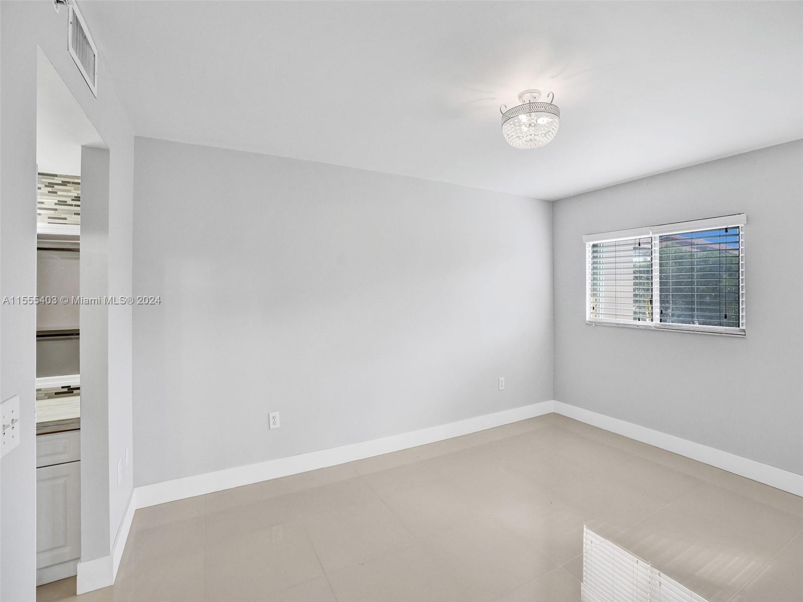 1651 SW 127th Ave # 304A