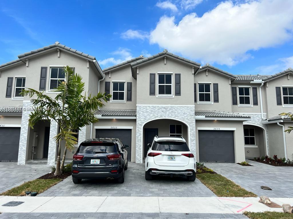 2633 SE 10th St Unit: .