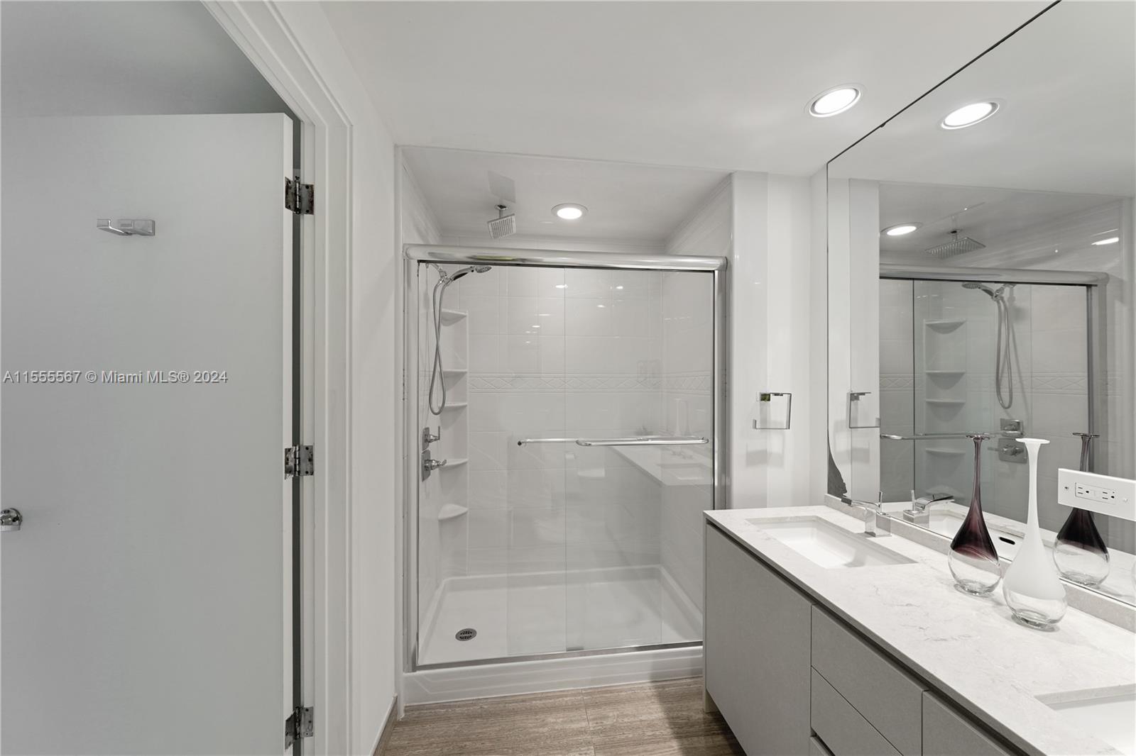 1010 Brickell Ave # 3911