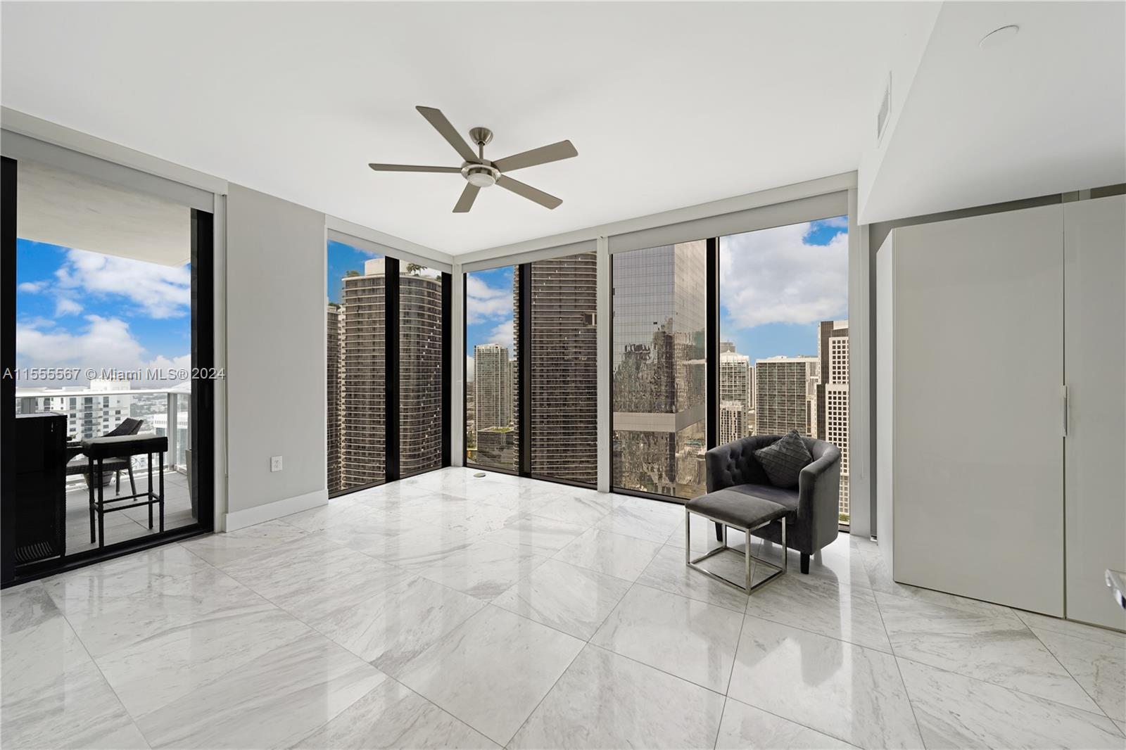 1010 Brickell Ave # 3911