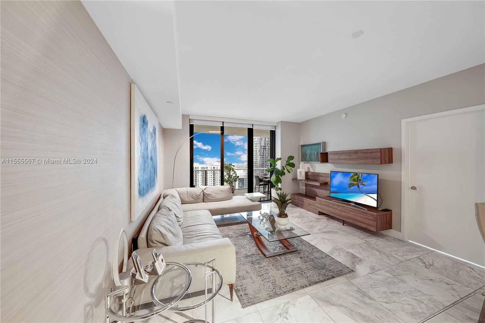 1010 Brickell Ave # 3911