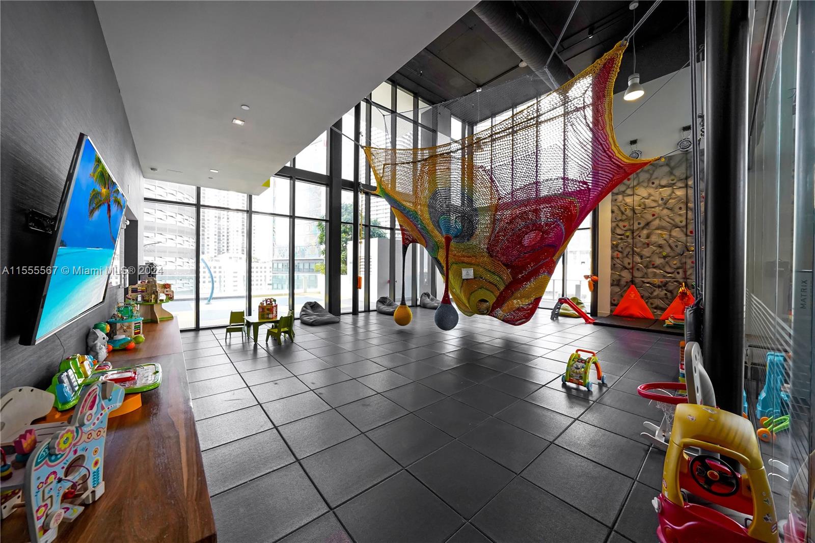 1010 Brickell Ave # 3911