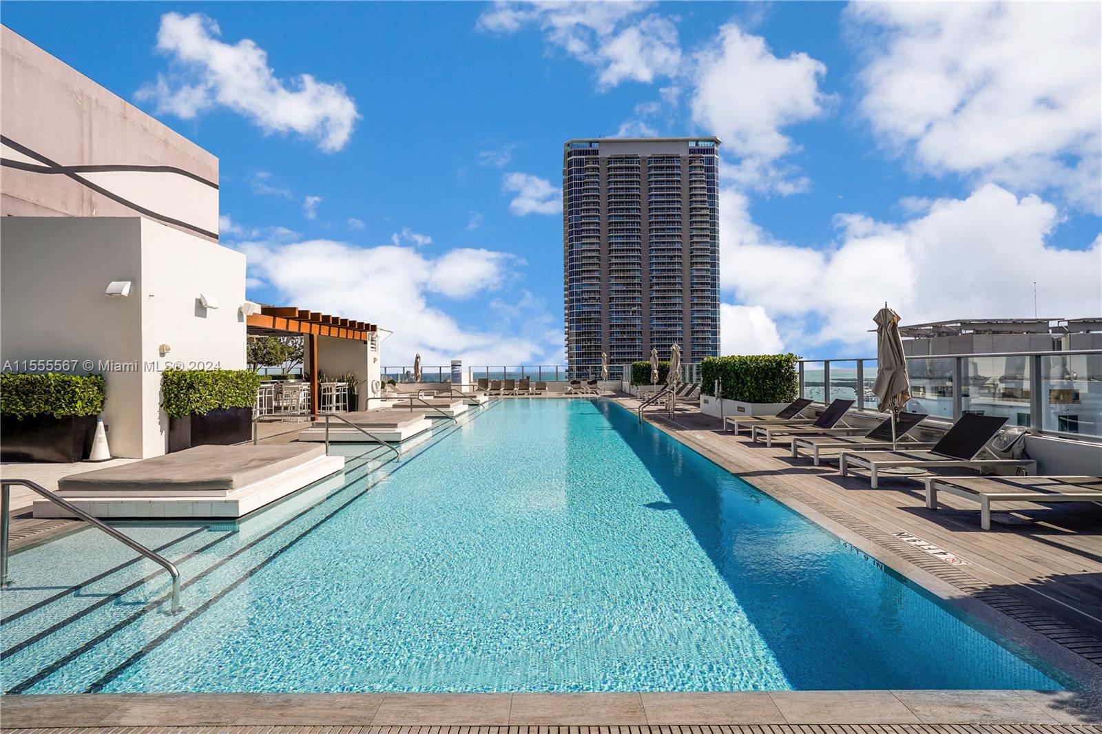 1010 Brickell Ave # 3911