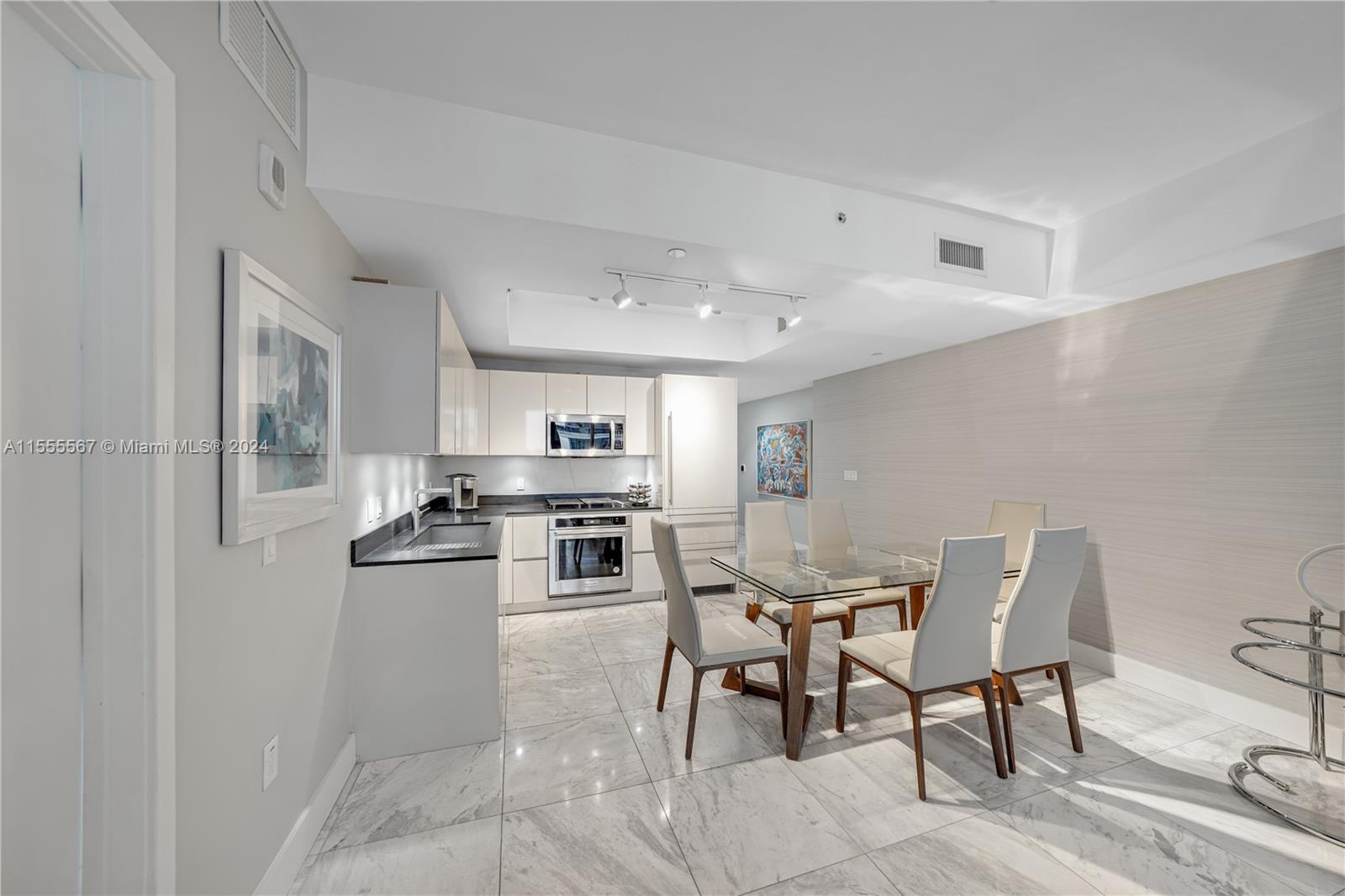 1010 Brickell Ave # 3911