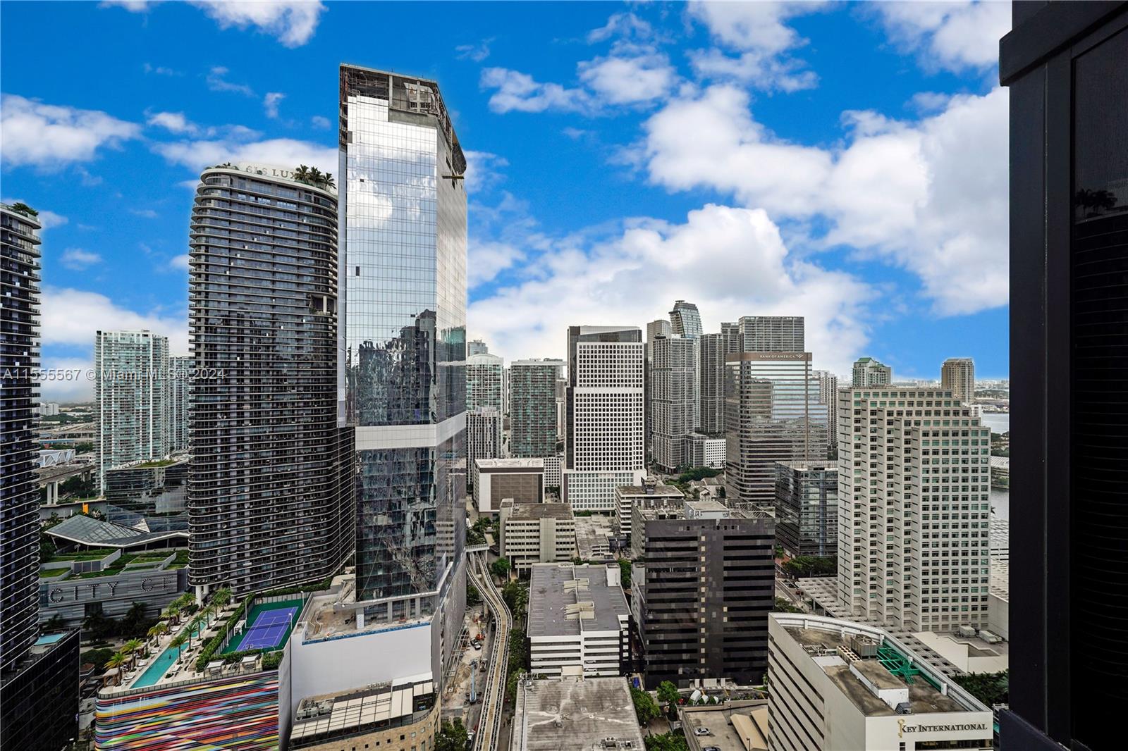 1010 Brickell Ave # 3911