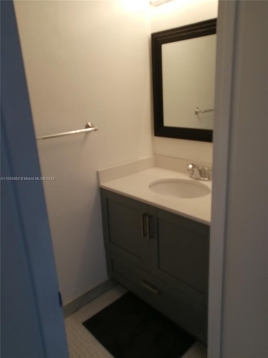 555 NE 15th St # 27E