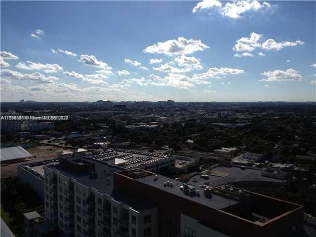 3301 NE 1 AV # H2005