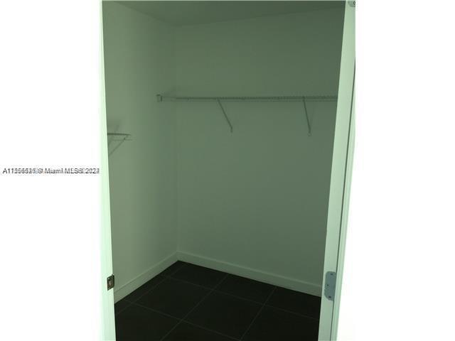 3301 NE 1 AV # H2005