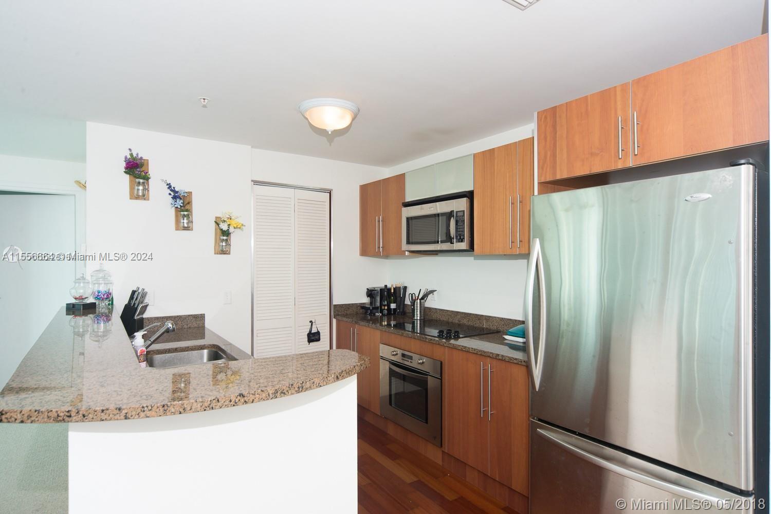 300 S Biscayne Blvd # 2602 Unit: T-2602
