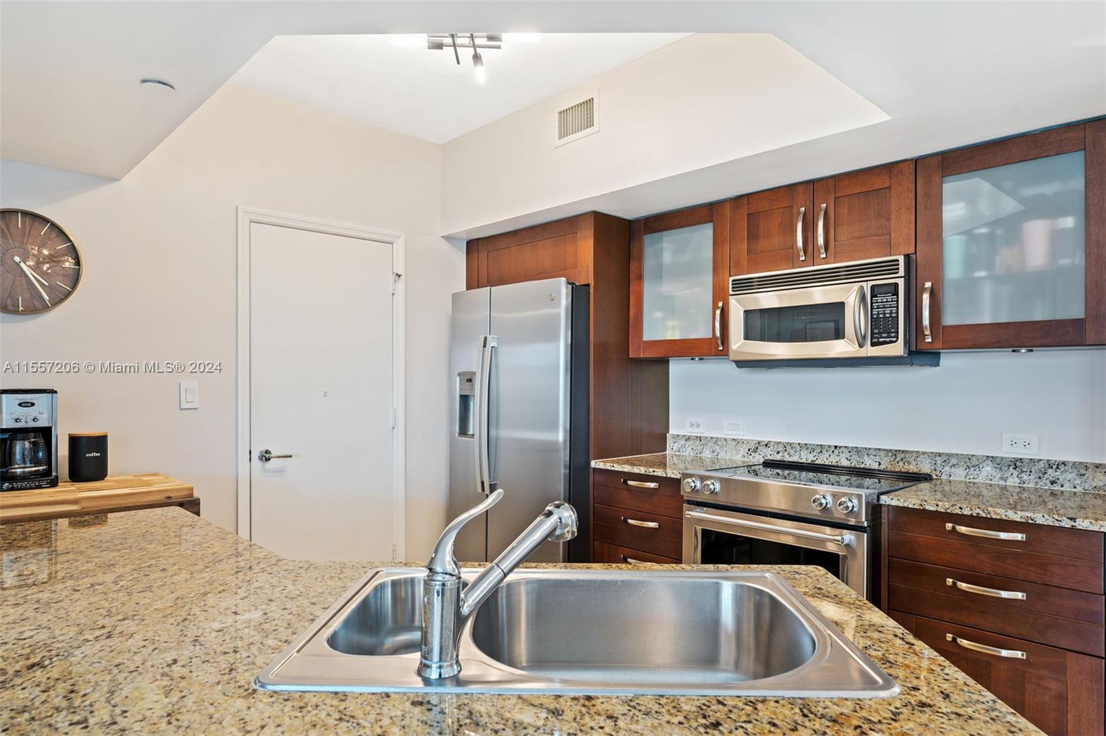 20000 E Country Club Dr # 706