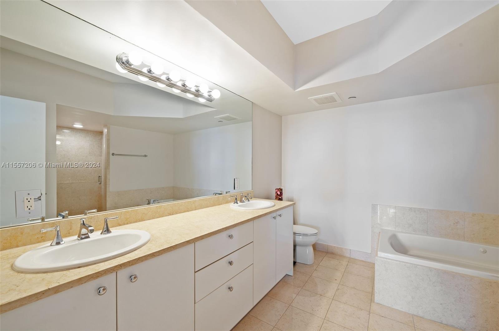 20000 E Country Club Dr # 706