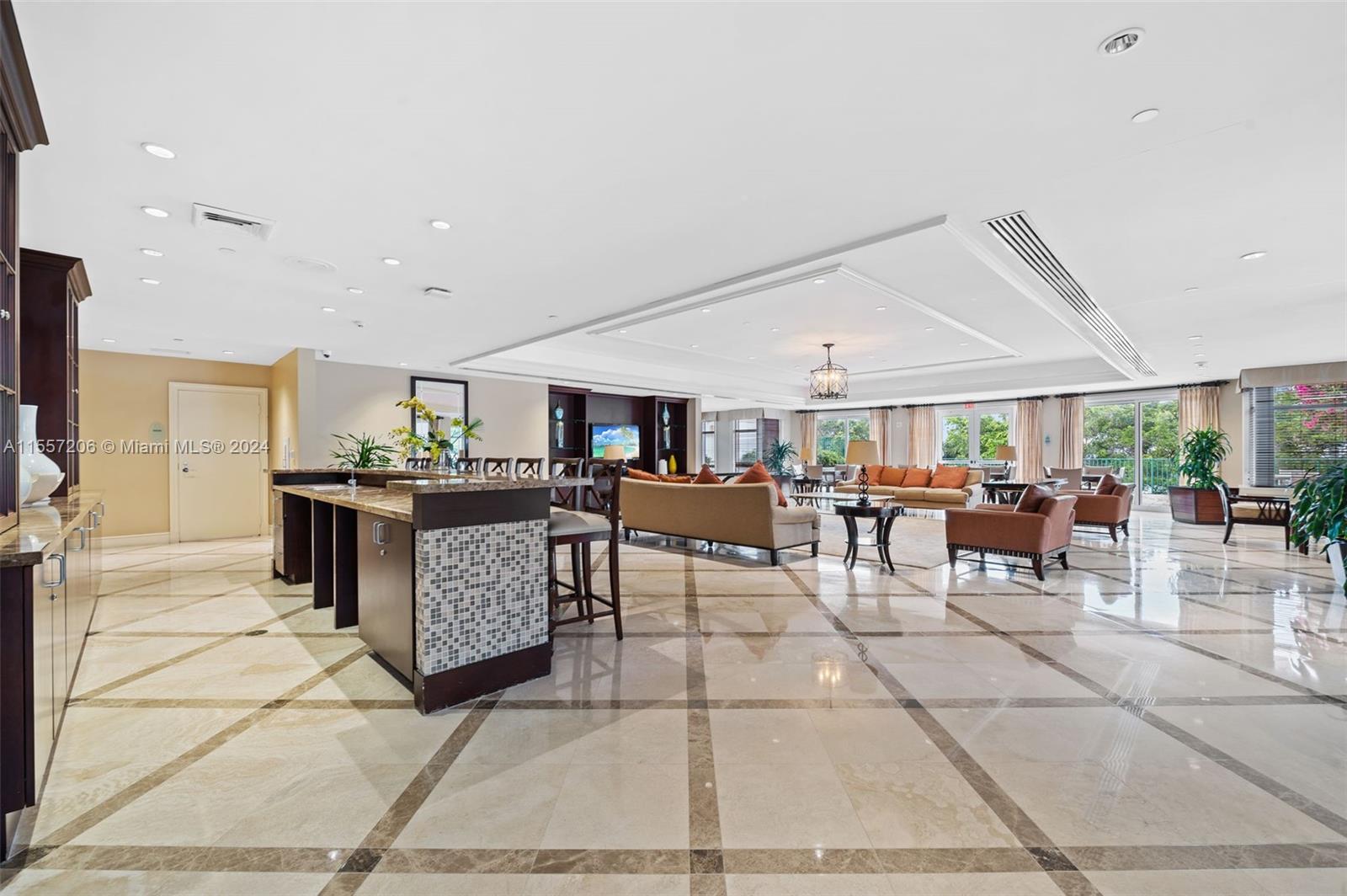 20000 E Country Club Dr # 706