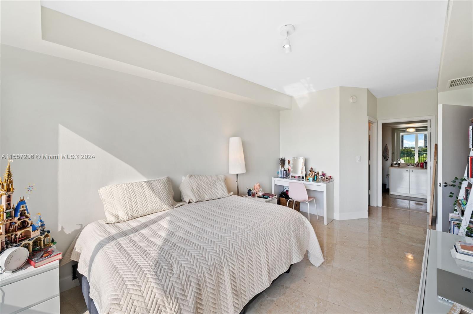 20000 E Country Club Dr # 706