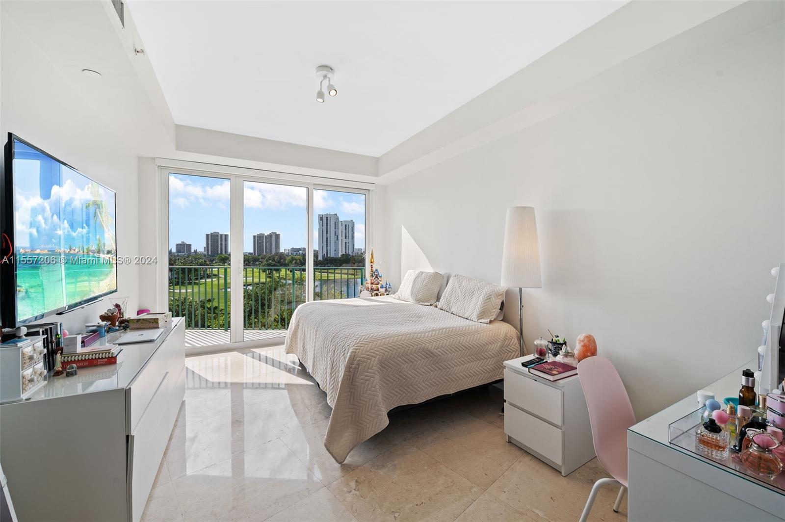 20000 E Country Club Dr # 706