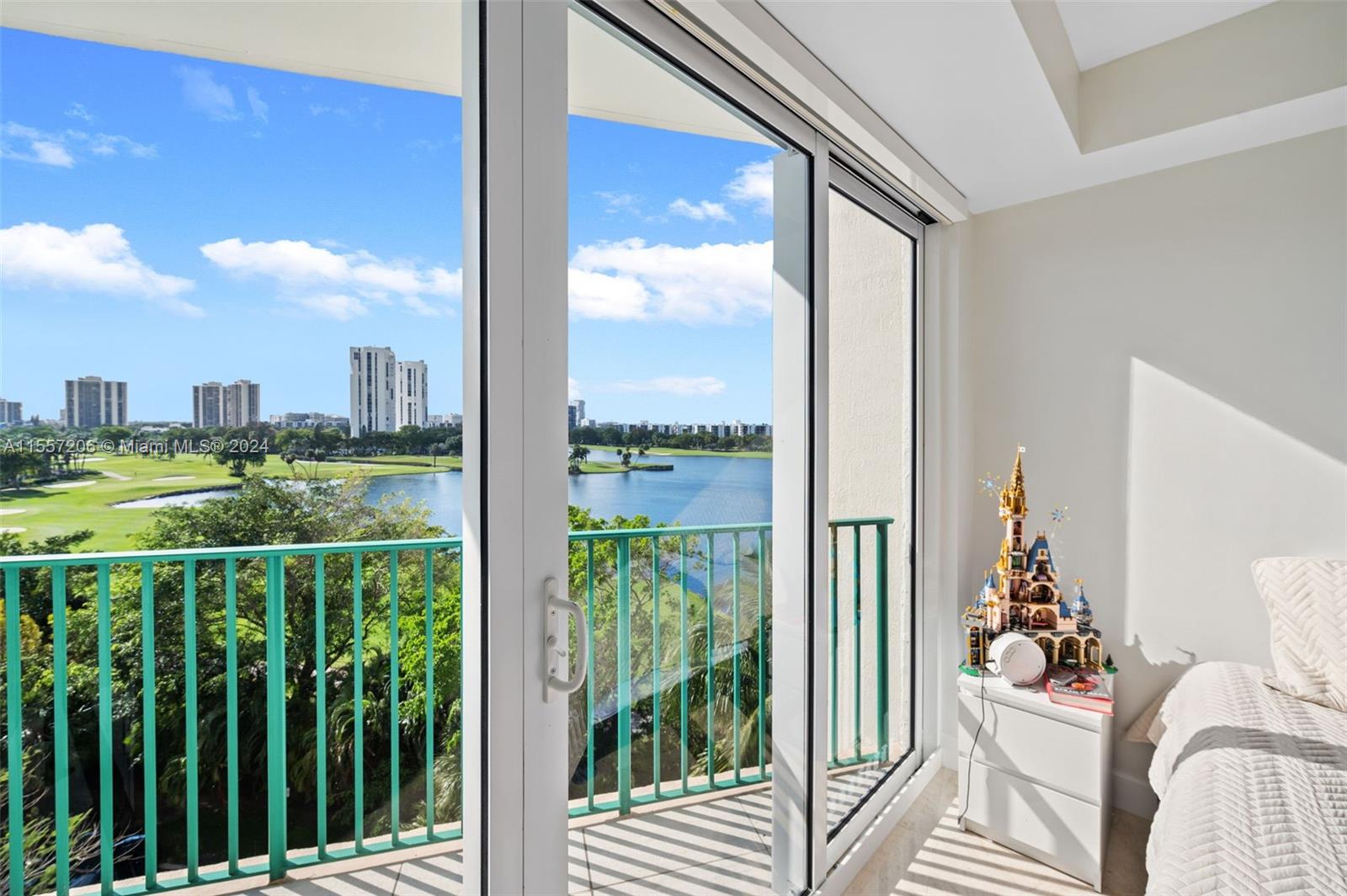 20000 E Country Club Dr # 706