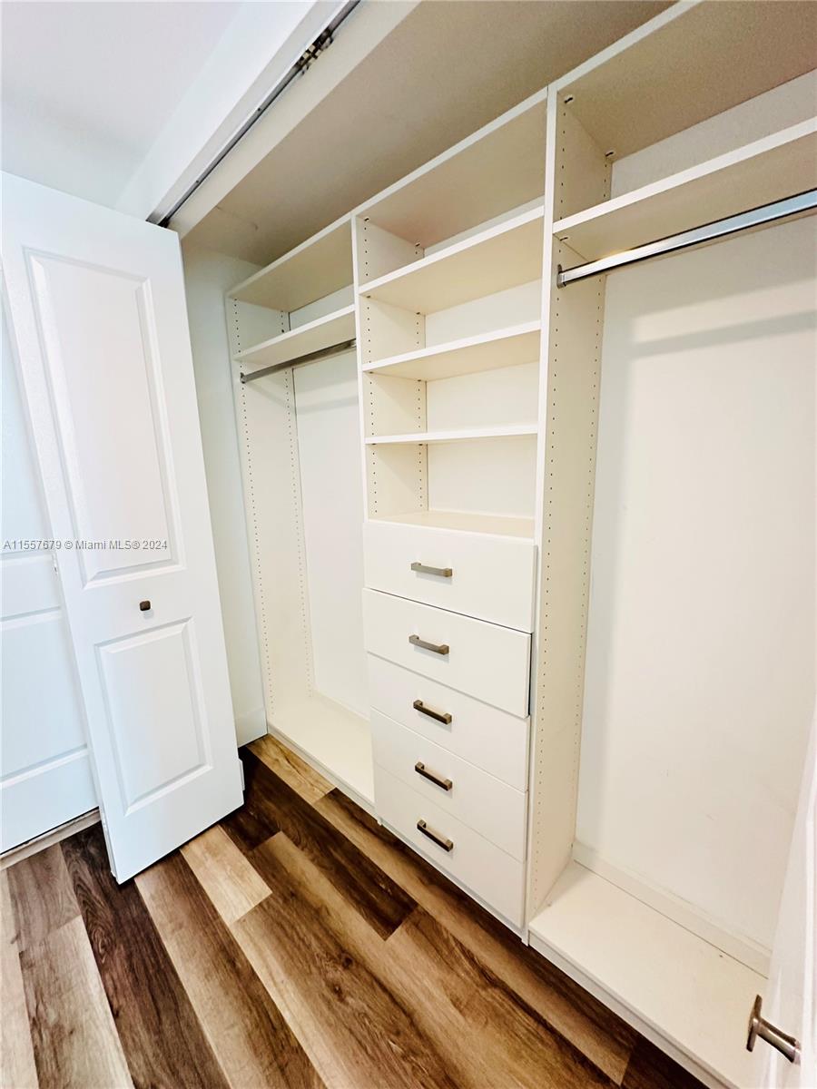 186 SE 12th Ter # 1405