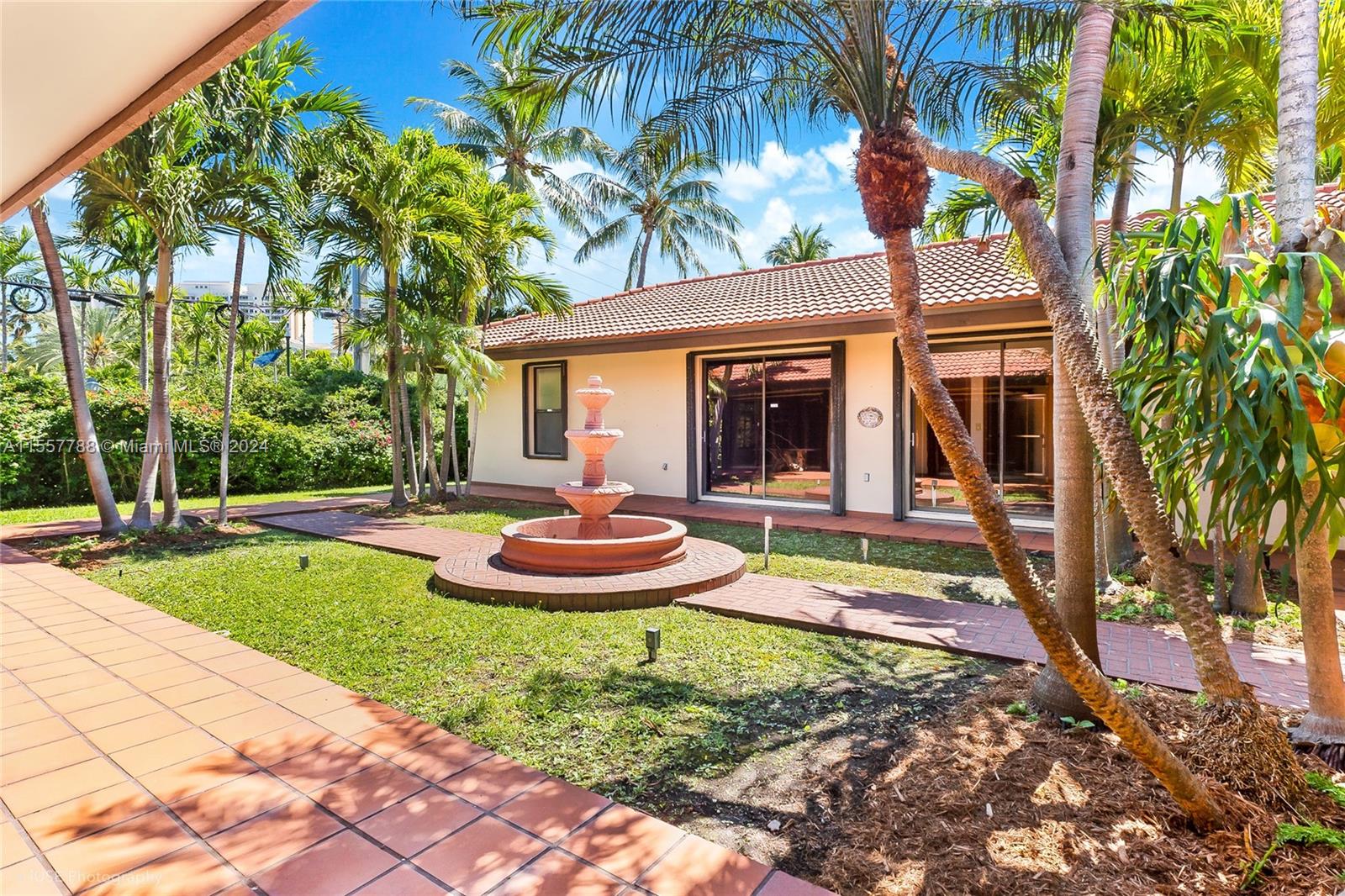 101 Island Dr