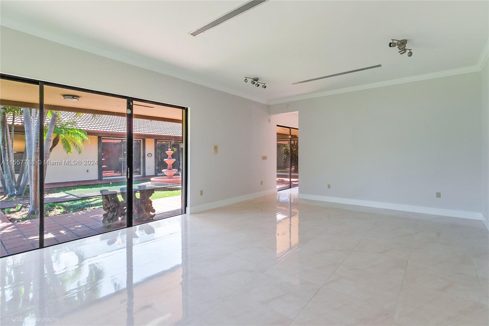 101 Island Dr