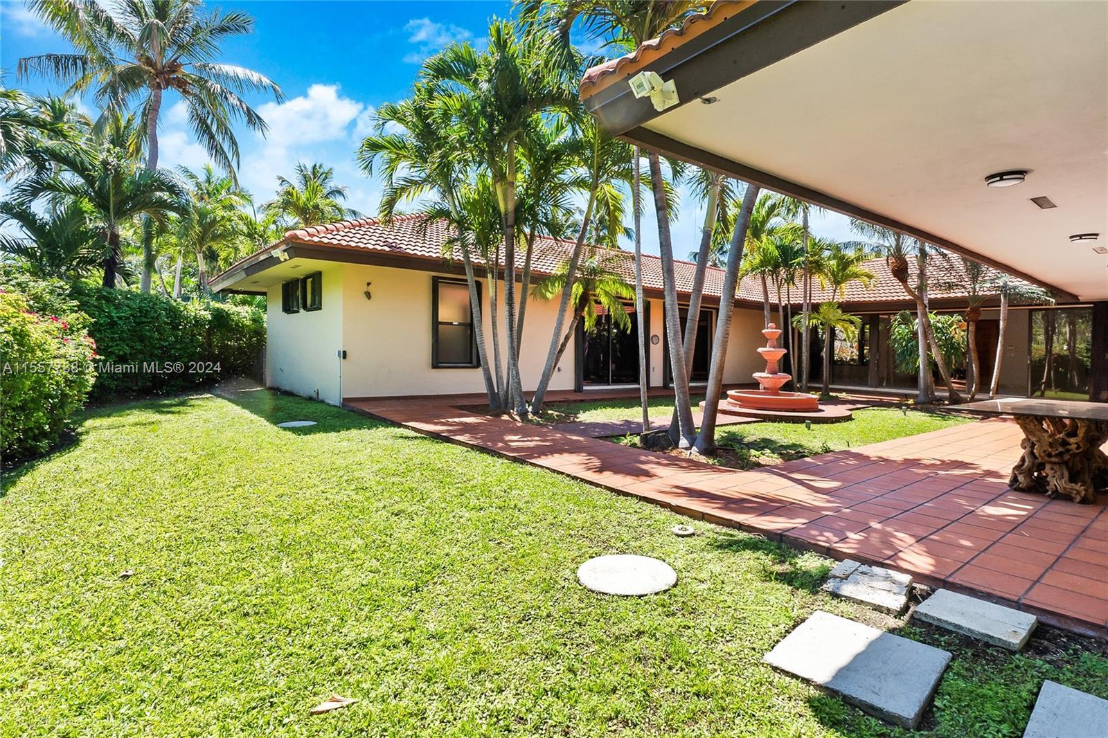 101 Island Dr