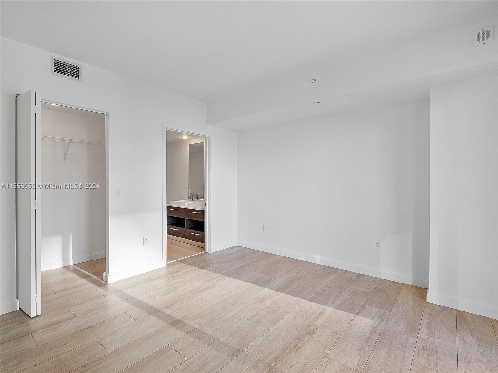 45 SW 9th St # 2203