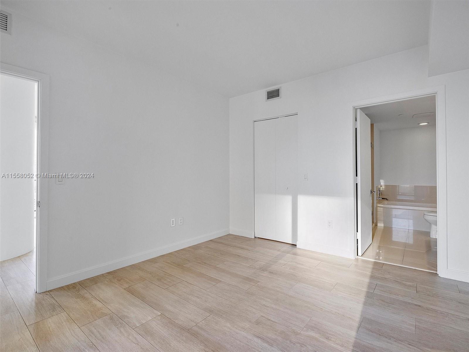 45 SW 9th St # 2203