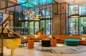121 NE 34th St # 2907