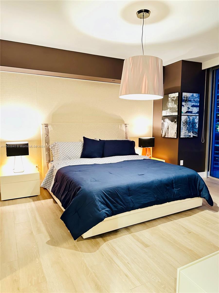 495 Brickell Ave # 4002