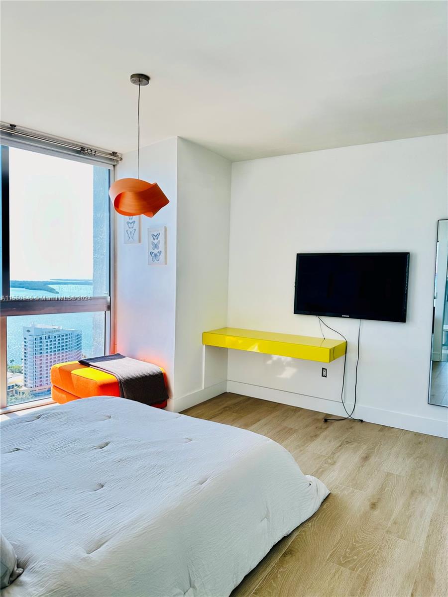 495 Brickell Ave # 4002