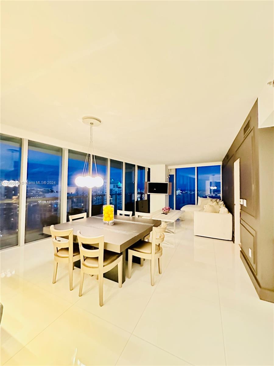 495 Brickell Ave # 4002