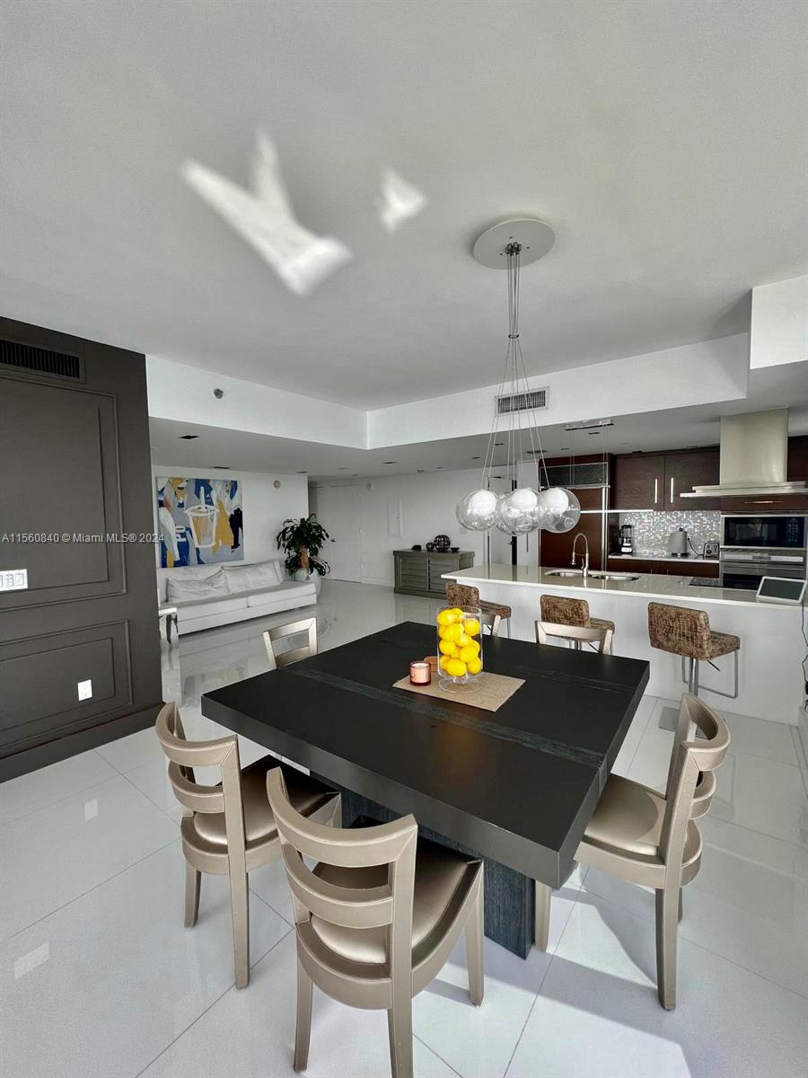 495 Brickell Ave # 4002