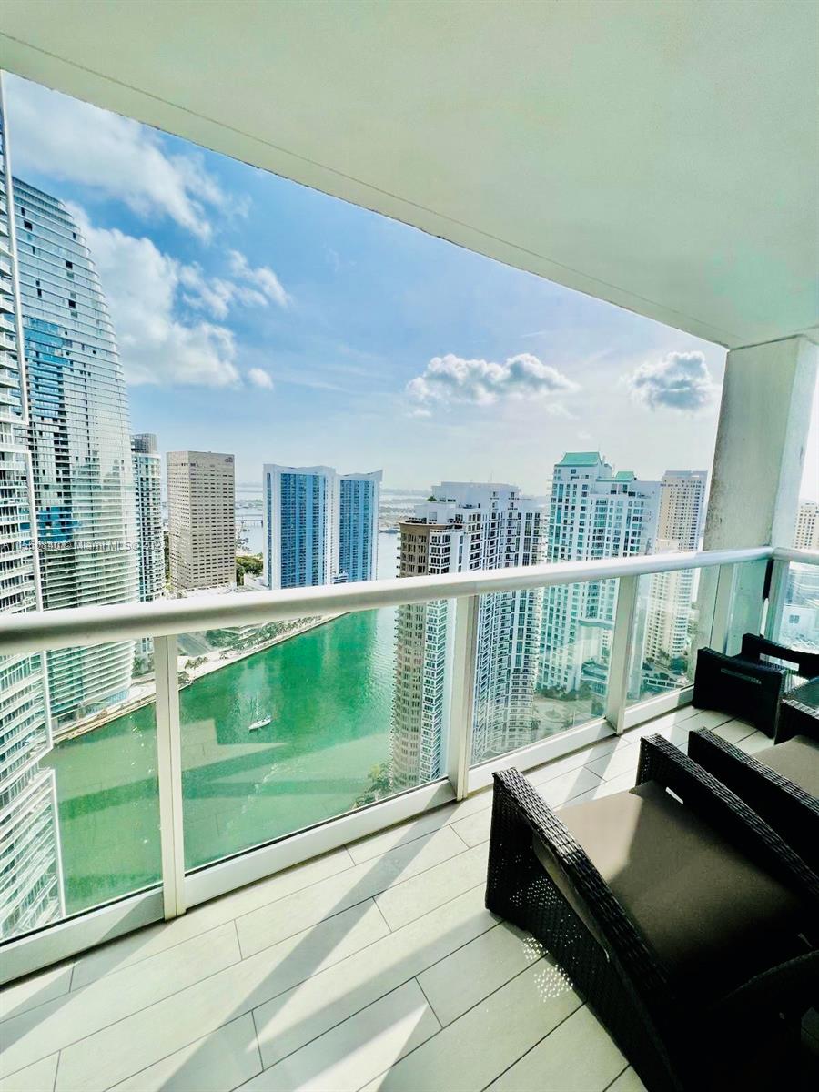 495 Brickell Ave # 4002
