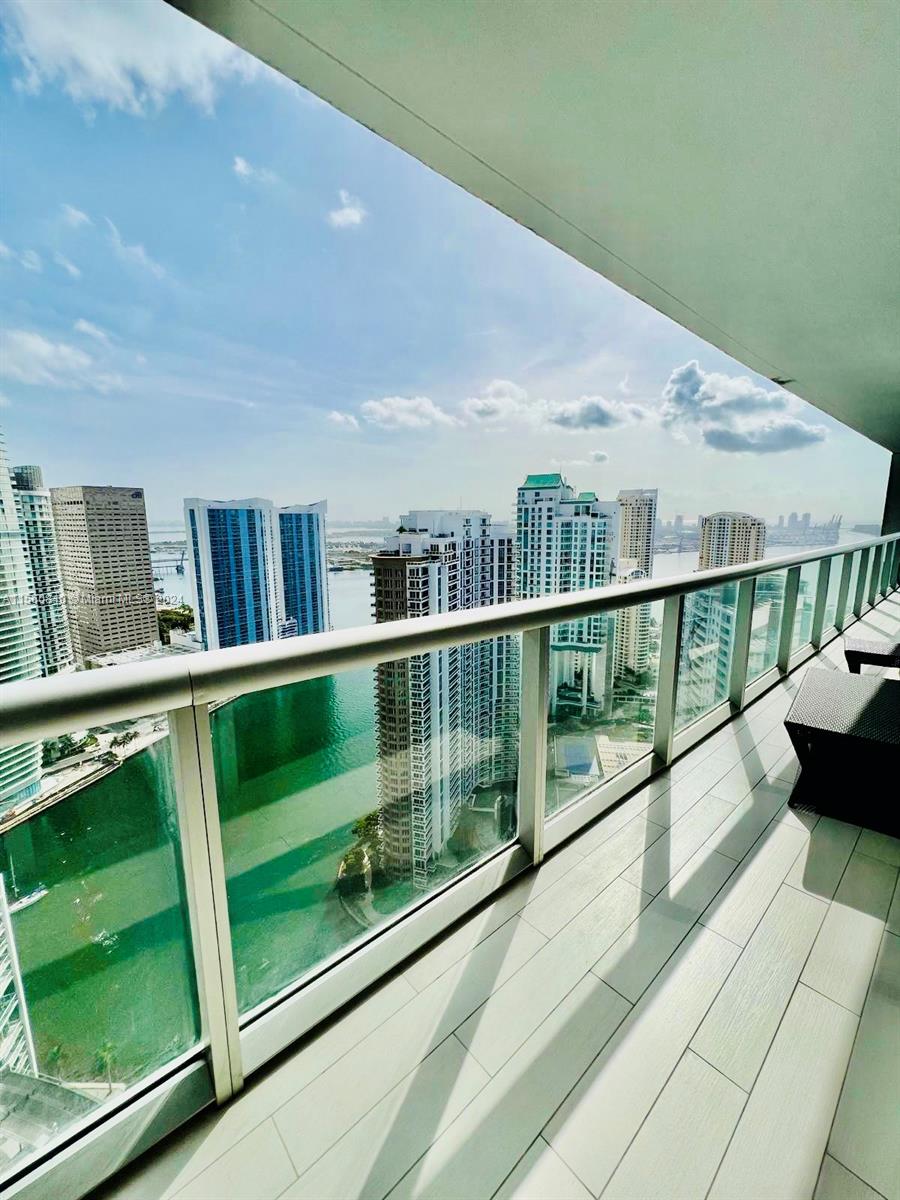 495 Brickell Ave # 4002
