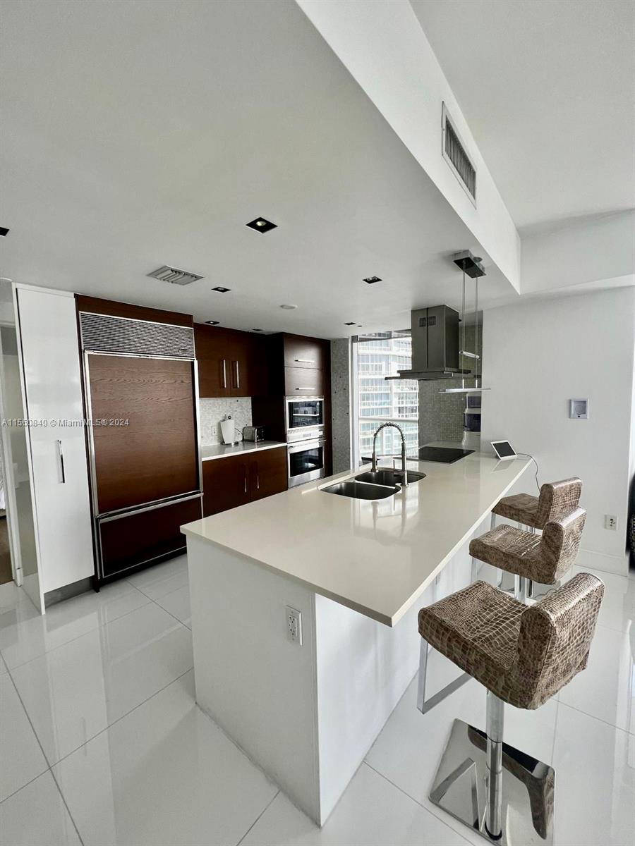 495 Brickell Ave # 4002