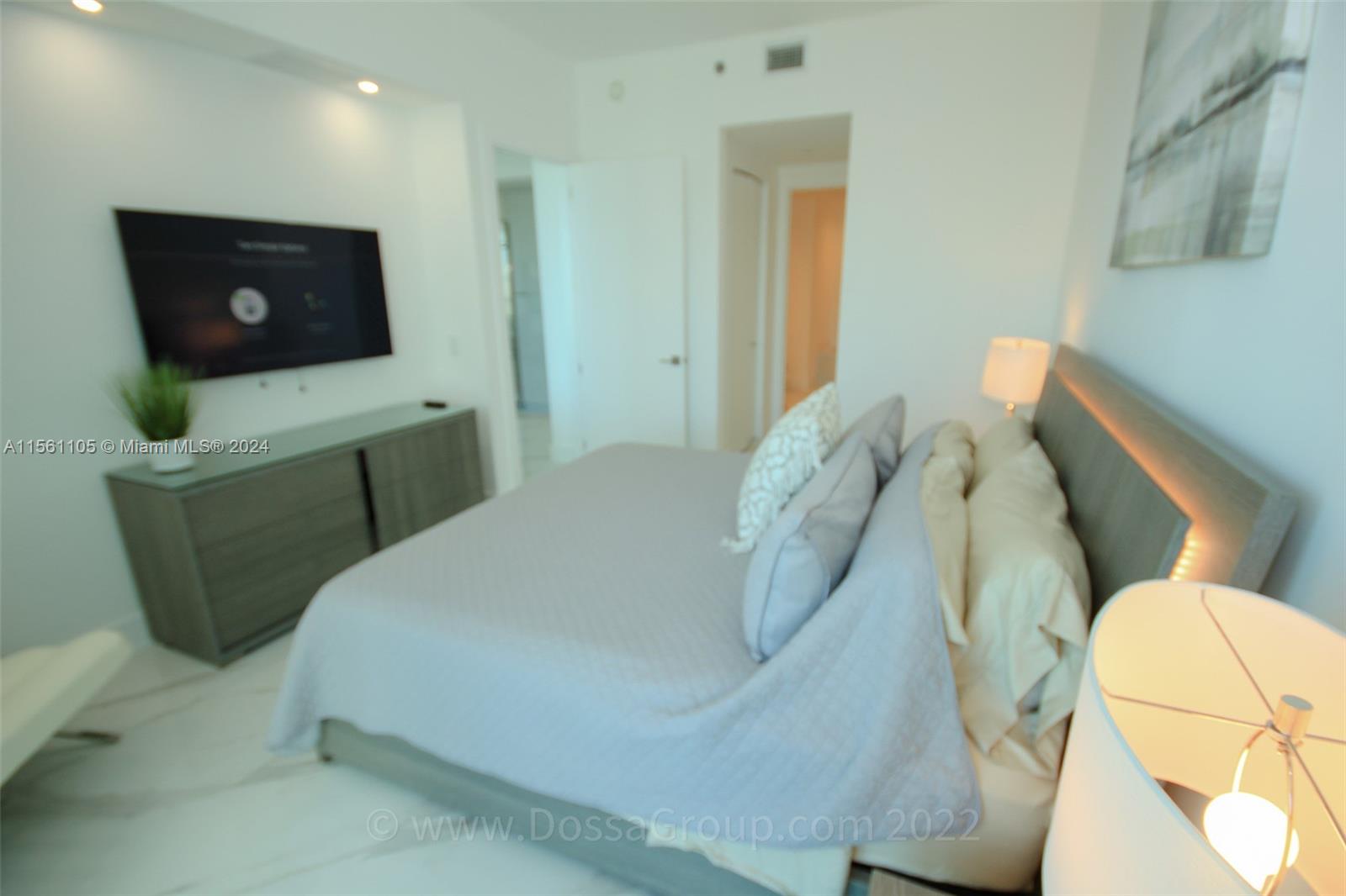 950 Brickell Bay Dr # 4406
