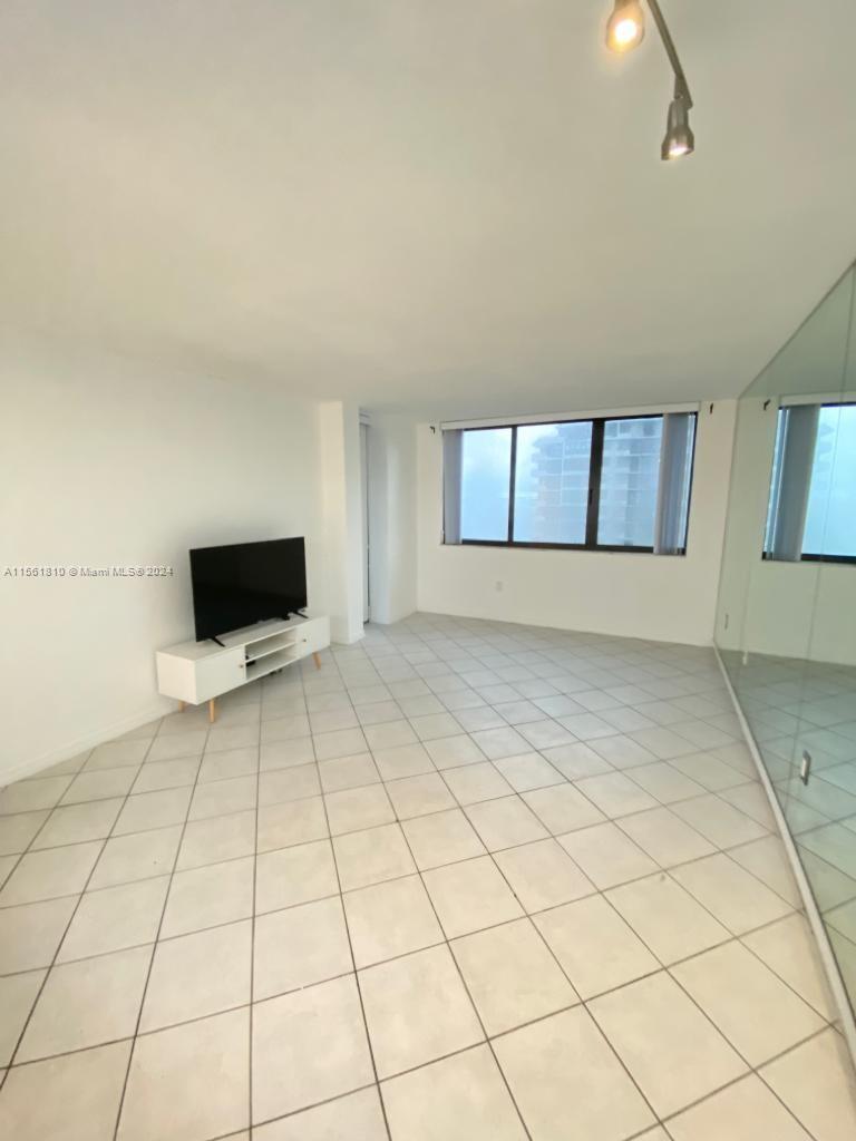 540 Brickell Key Dr # 925