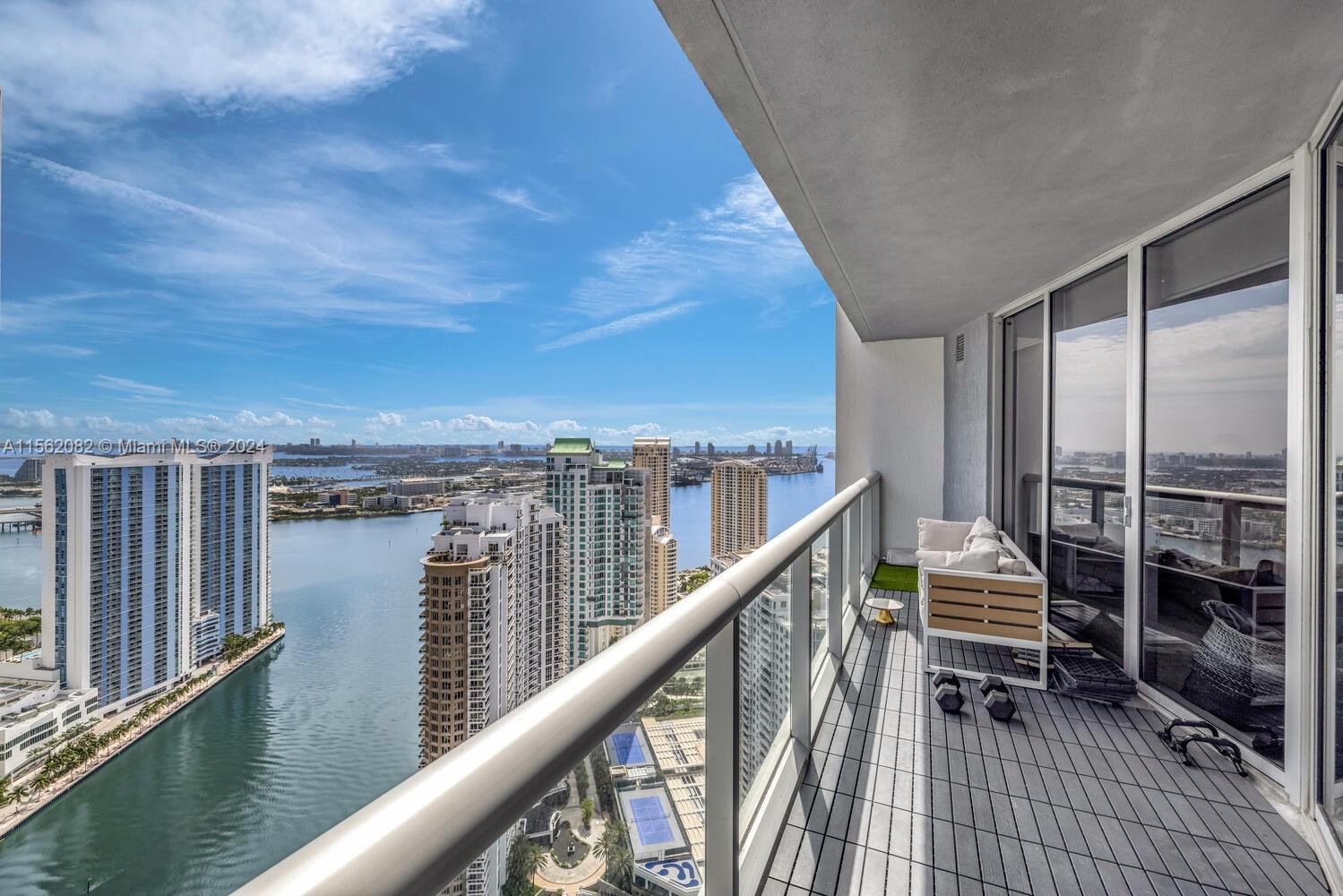 495 Brickell Ave # 4708