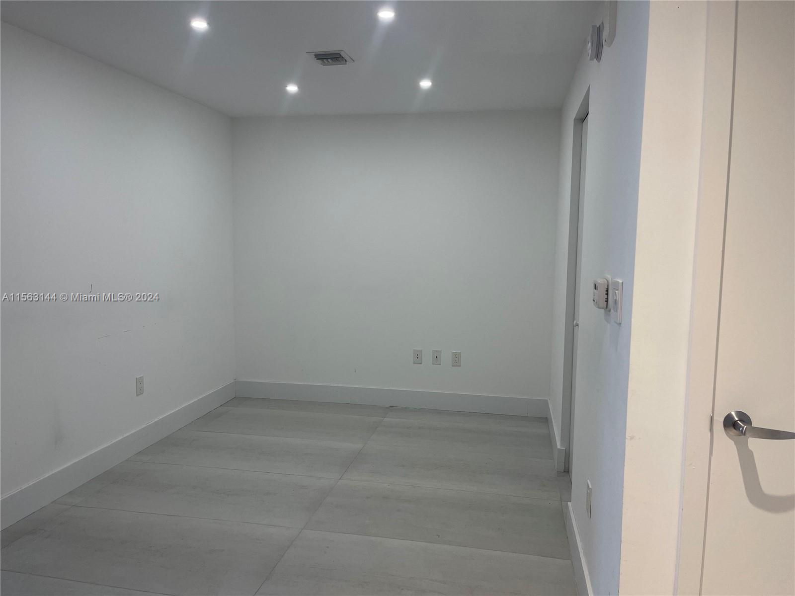 16385 Biscayne Blvd # 1604