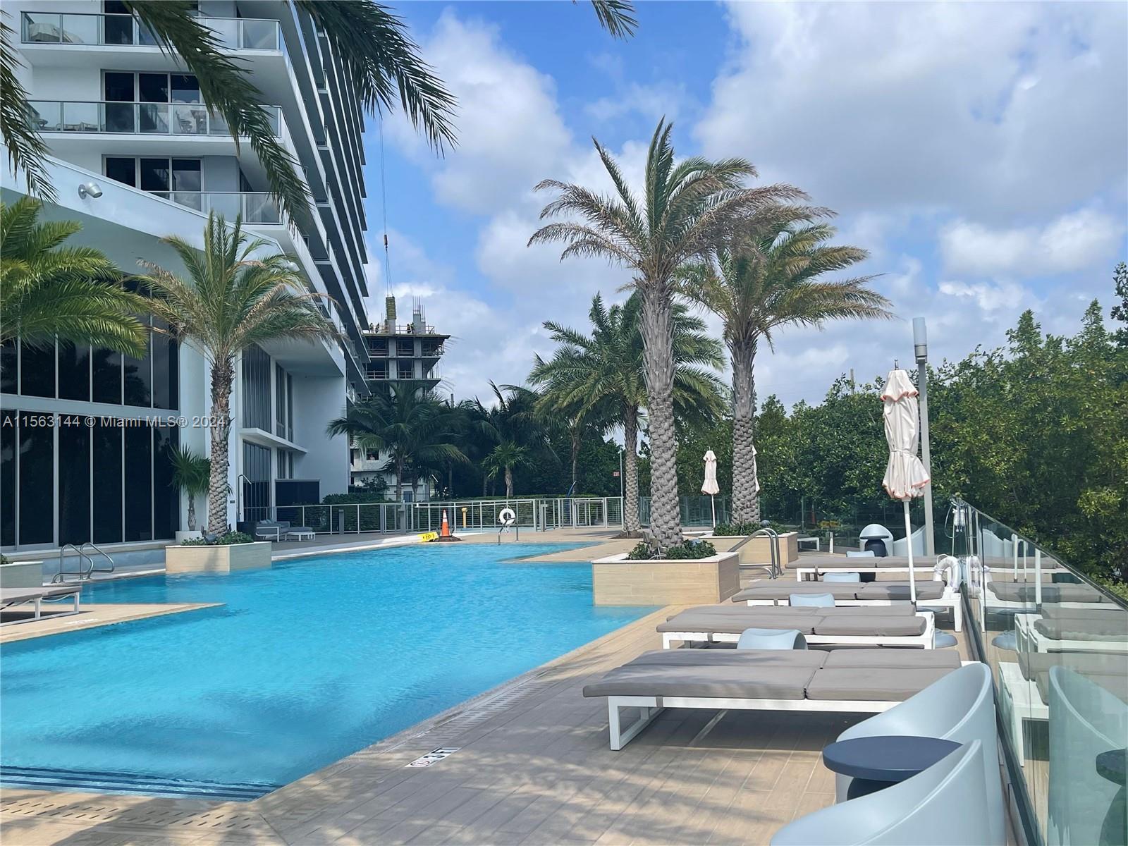 16385 Biscayne Blvd # 1604