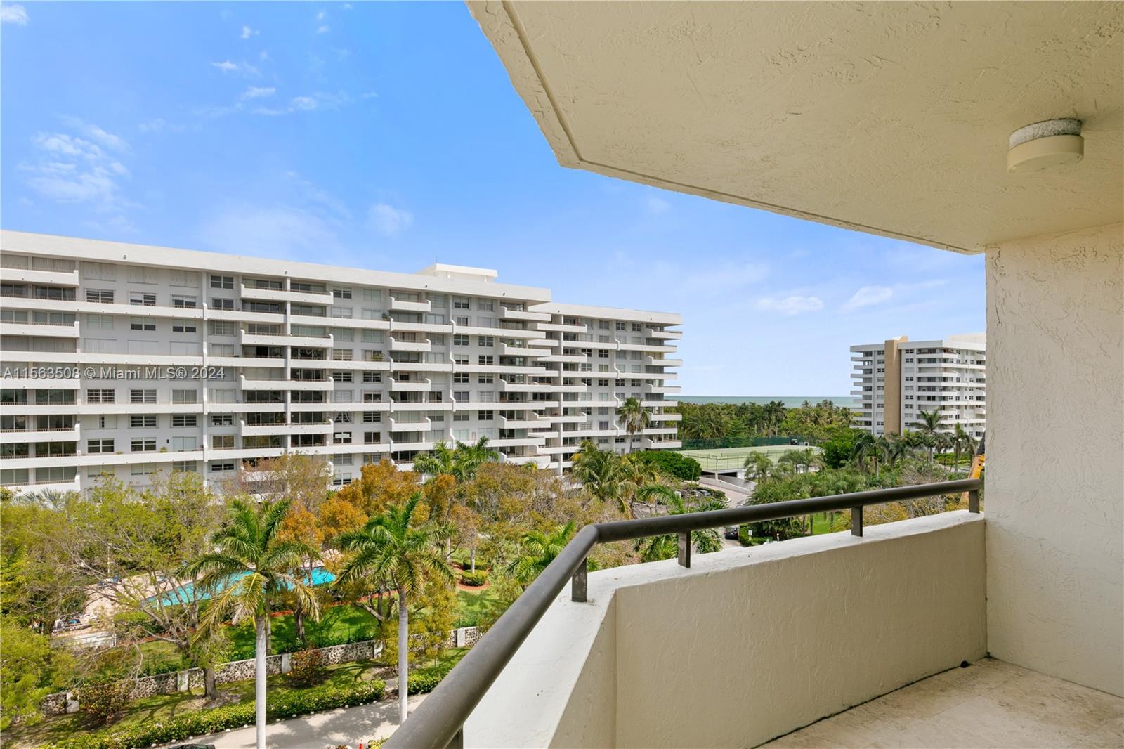 170 Ocean Lane Dr # 804