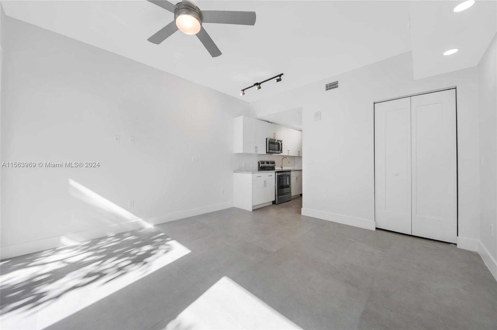1536 NW 15th Ave # 303