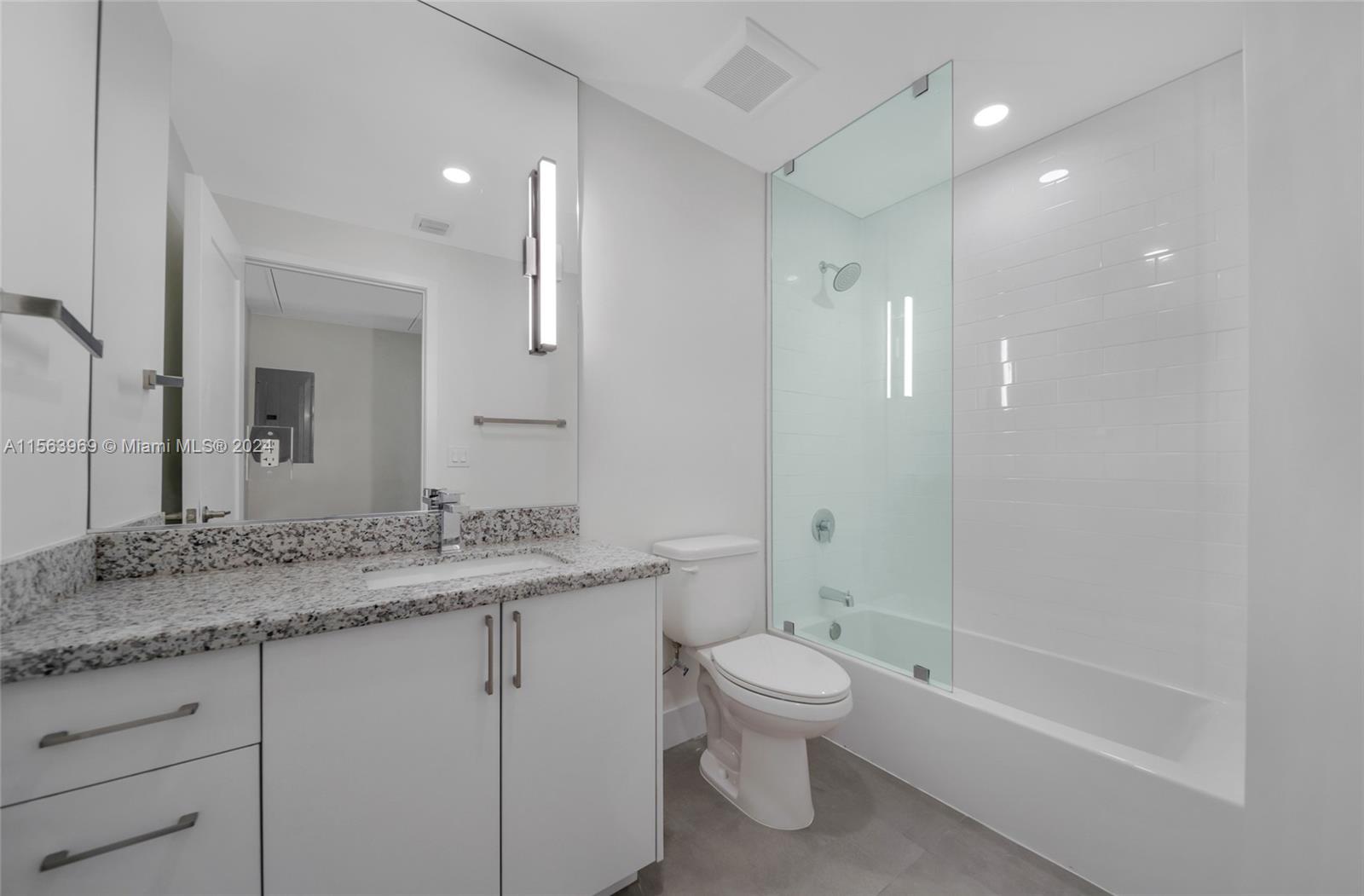 1536 NW 15th Ave # 303