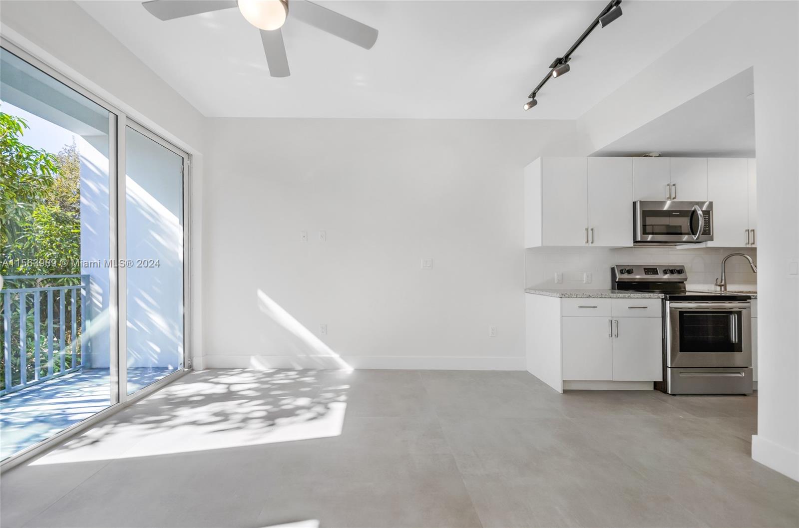 1536 NW 15th Ave # 303