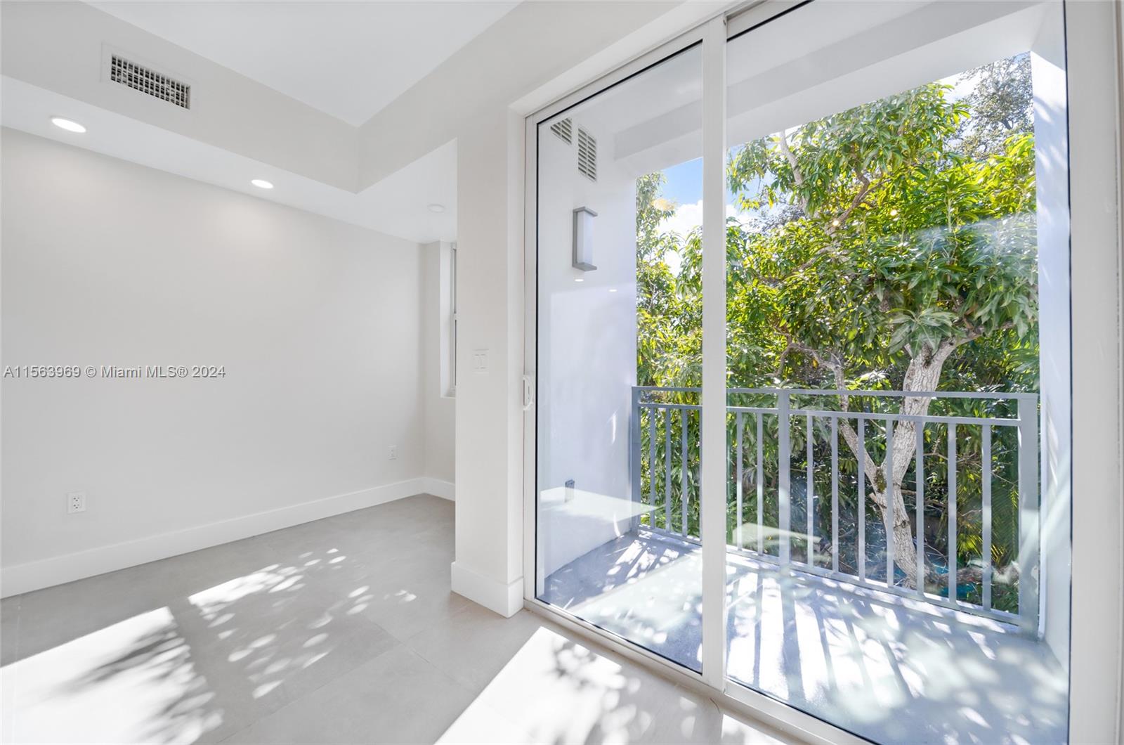 1536 NW 15th Ave # 303