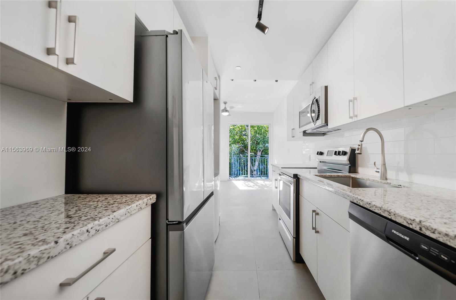 1536 NW 15th Ave # 303