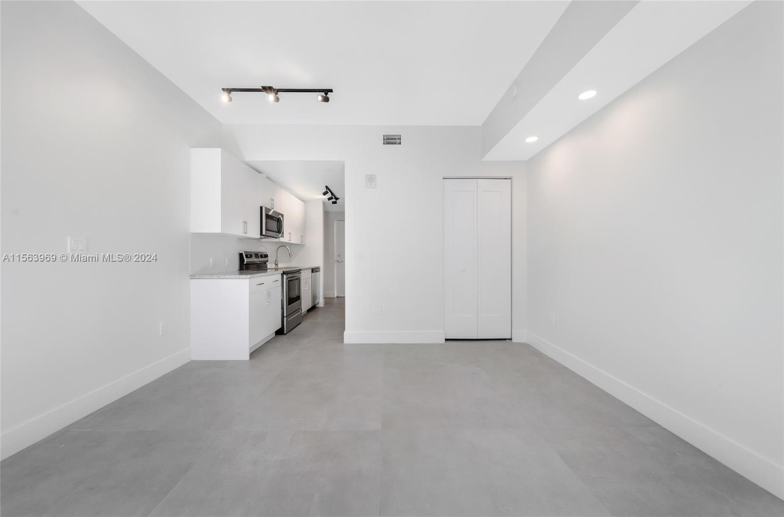 1536 NW 15th Ave # 303